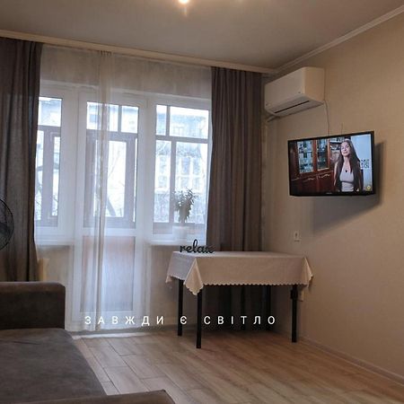 Apartment Near City Center On Peremohy Avenue 46 Cherníhiv Exterior foto