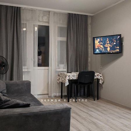 Apartment Near City Center On Peremohy Avenue 46 Cherníhiv Exterior foto