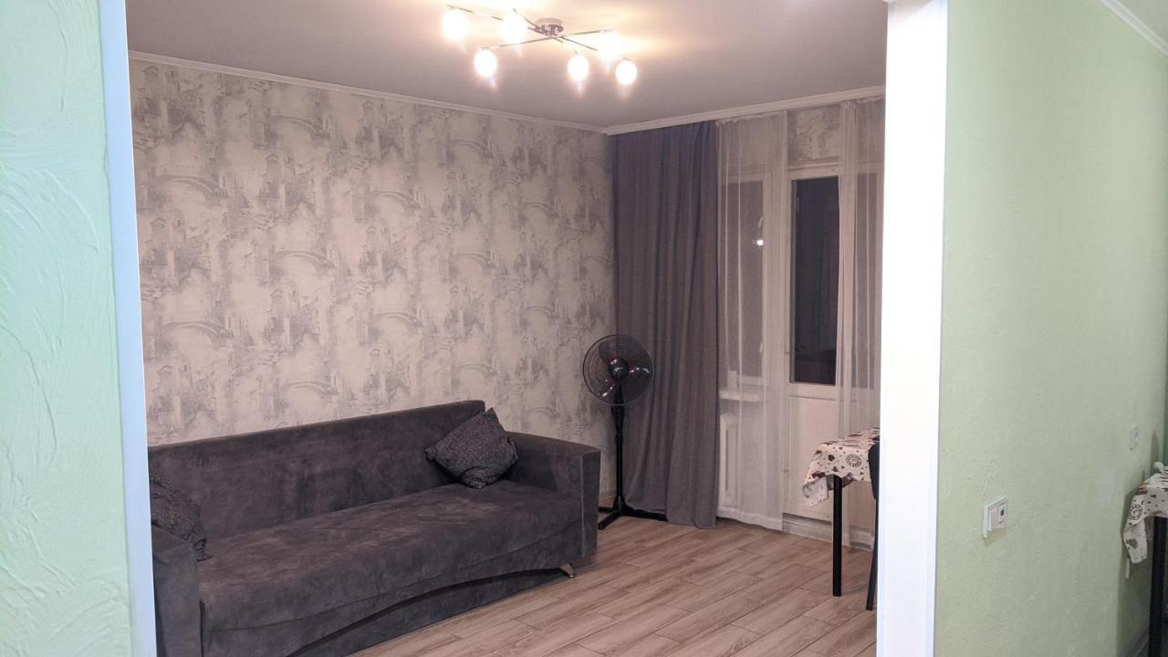 Apartment Near City Center On Peremohy Avenue 46 Cherníhiv Exterior foto